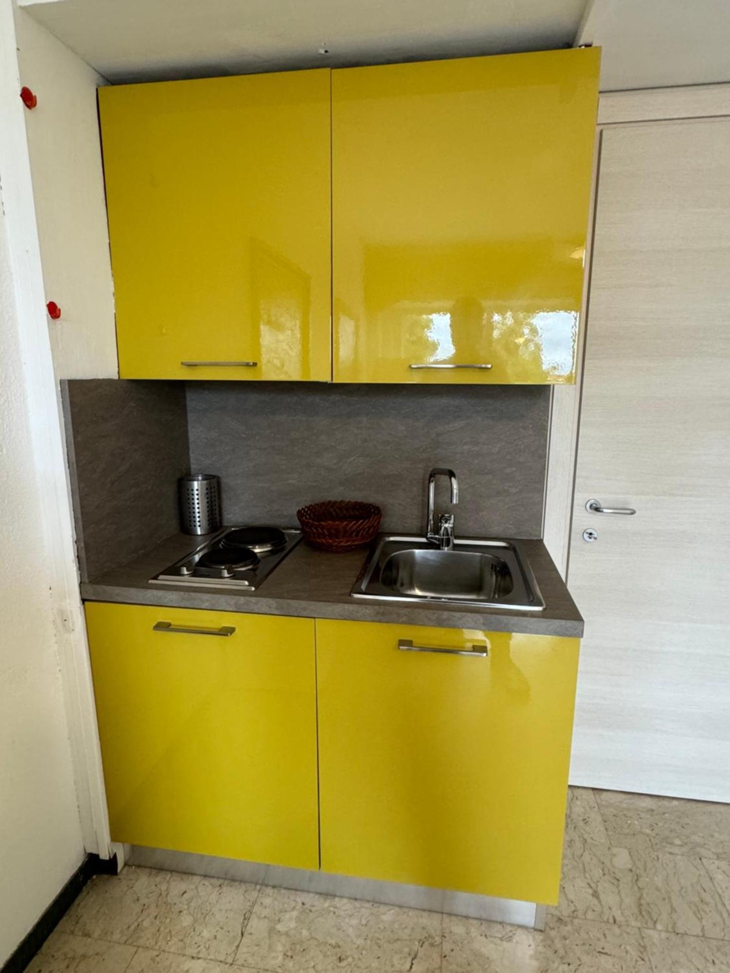 Tirrenia Beach House - Sea Front With Private Beach Сан Ремо Екстериор снимка